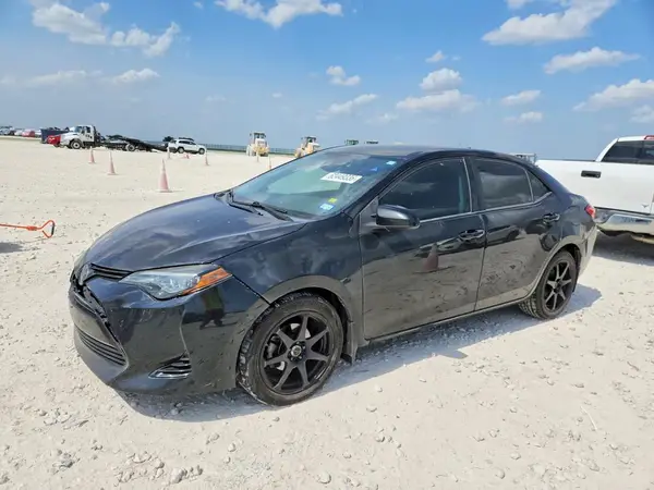 5YFBURHE9JP805987 2018 TOYOTA COROLLA - Image 1