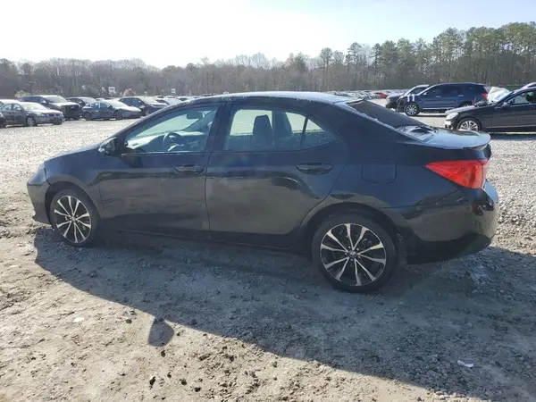 5YFBURHE9JP807903 2018 TOYOTA COROLLA - Image 2