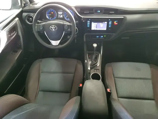 5YFBURHE9JP810512 2018 TOYOTA COROLLA - Image 8