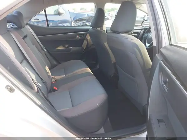 5YFBURHE9JP812485 2018 TOYOTA COROLLA - Image 8
