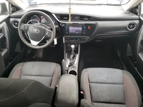 5YFBURHE9JP813619 2018 TOYOTA COROLLA - Image 8
