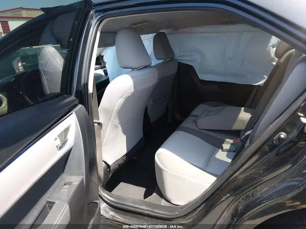 5YFBURHE9JP813779 2018 TOYOTA COROLLA - Image 8