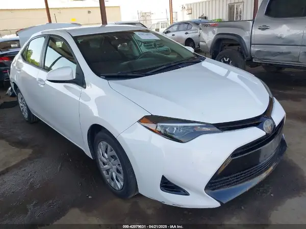5YFBURHE9JP815287 2018 TOYOTA COROLLA - Image 1