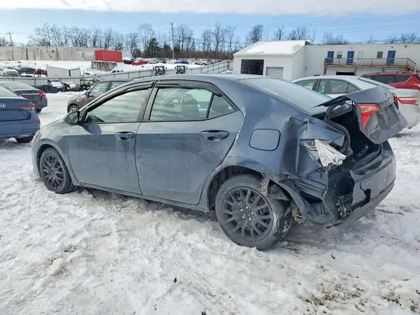 5YFBURHE9JP817329 2018 TOYOTA COROLLA - Image 2