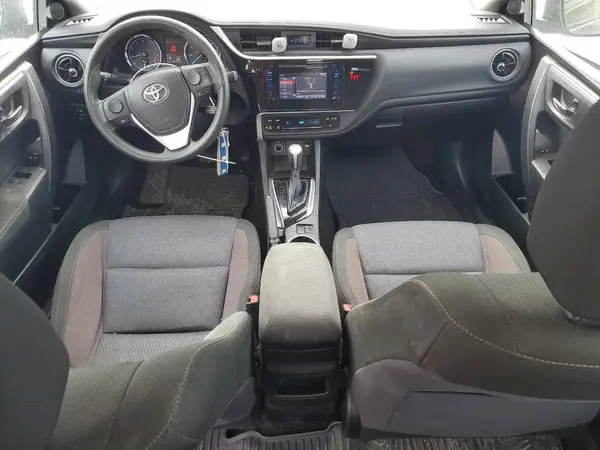 5YFBURHE9JP817329 2018 TOYOTA COROLLA - Image 8