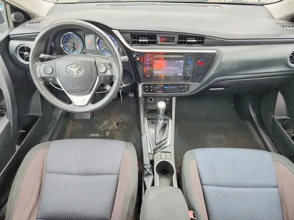 5YFBURHE9JP817749 2018 TOYOTA COROLLA - Image 8
