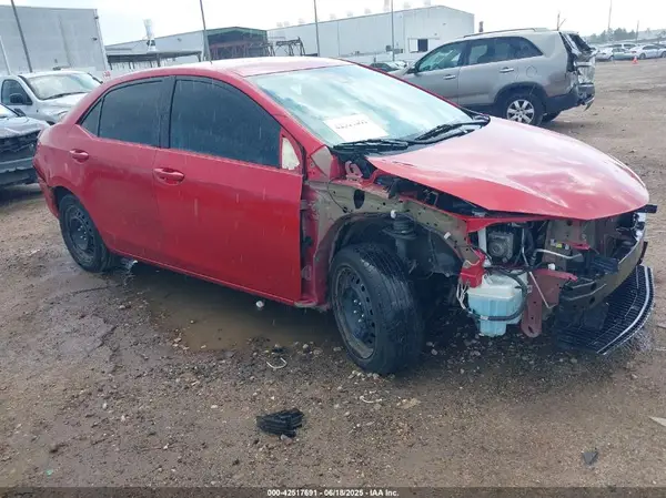 5YFBURHE9JP819498 2018 TOYOTA COROLLA - Image 1