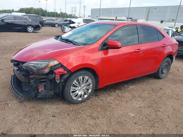 5YFBURHE9JP819498 2018 TOYOTA COROLLA - Image 2