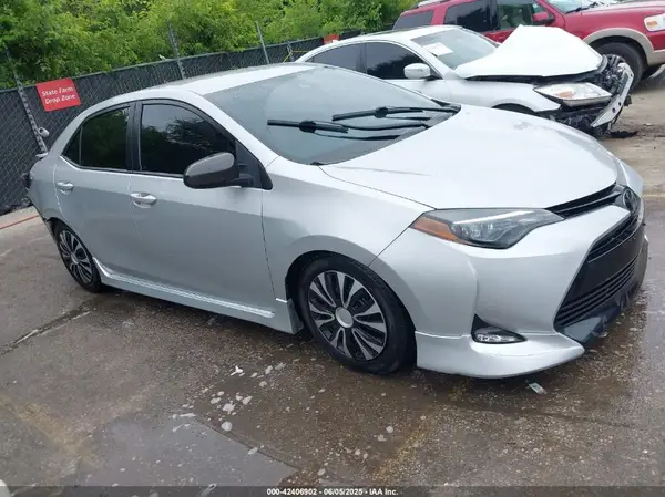 5YFBURHE9JP823079 2018 TOYOTA COROLLA - Image 1