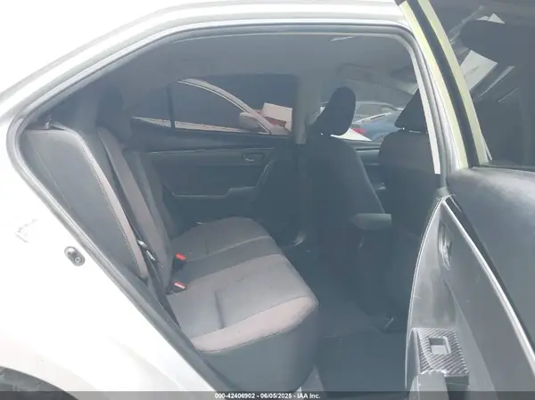 5YFBURHE9JP823079 2018 TOYOTA COROLLA - Image 8