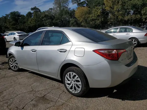 5YFBURHE9JP823115 2018 TOYOTA COROLLA - Image 2