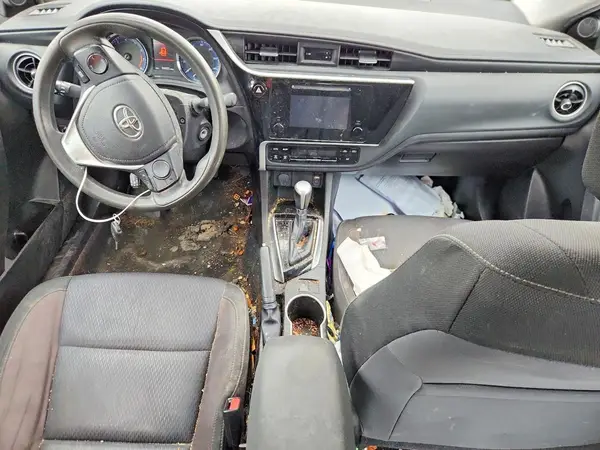 5YFBURHE9JP823454 2018 TOYOTA COROLLA - Image 8