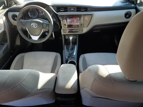 5YFBURHE9JP823616 2018 TOYOTA COROLLA - Image 8