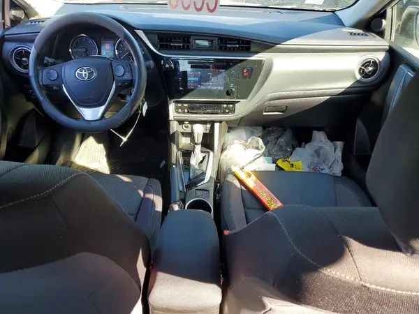 5YFBURHE9JP824572 2018 TOYOTA COROLLA - Image 8