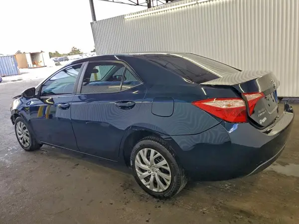 5YFBURHE9JP827147 2018 TOYOTA COROLLA - Image 2