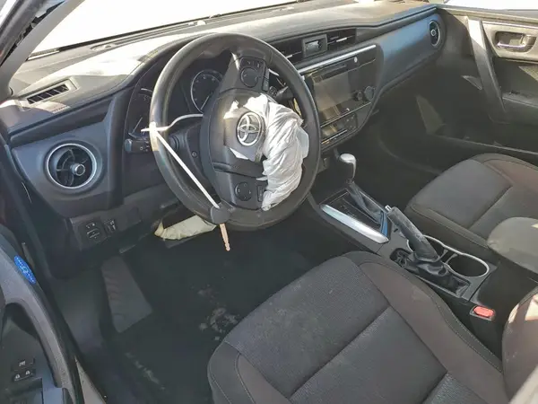 5YFBURHE9JP828380 2018 TOYOTA COROLLA - Image 8