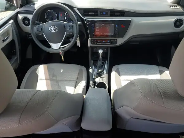 5YFBURHE9JP832252 2018 TOYOTA COROLLA - Image 8