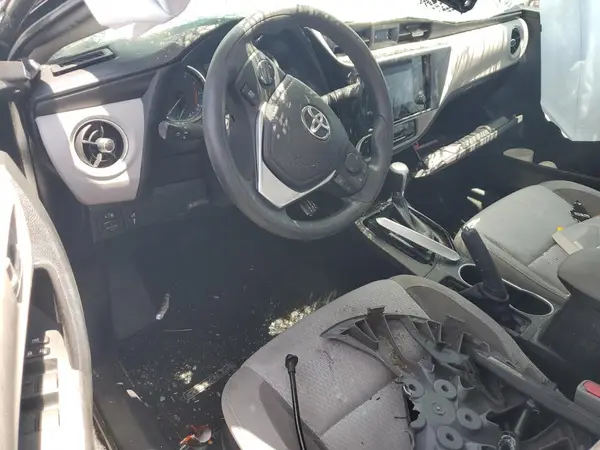 5YFBURHE9JP833840 2018 TOYOTA COROLLA - Image 8
