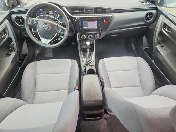 5YFBURHE9JP834065 2018 TOYOTA COROLLA - Image 8