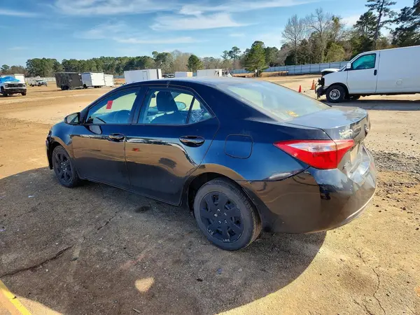 5YFBURHE9JP834440 2018 TOYOTA COROLLA - Image 2