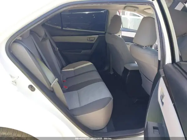 5YFBURHE9JP835586 2018 TOYOTA COROLLA - Image 8