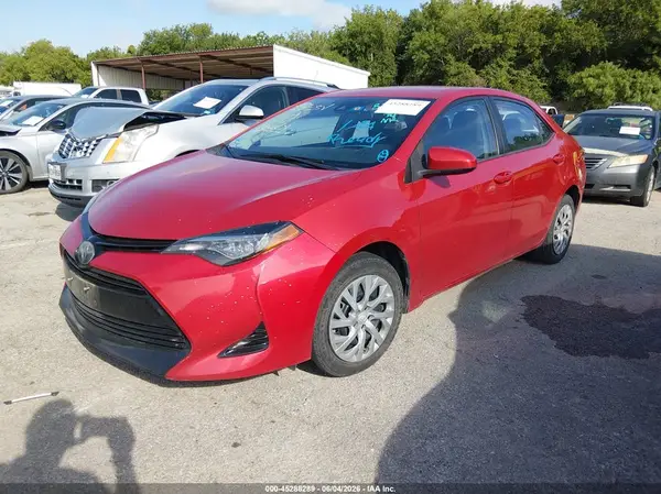 5YFBURHE9JP835796 2018 TOYOTA COROLLA - Image 2