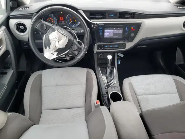 5YFBURHE9JP835913 2018 TOYOTA COROLLA - Image 8