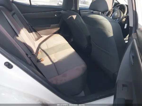 5YFBURHE9JP837497 2018 TOYOTA COROLLA - Image 8