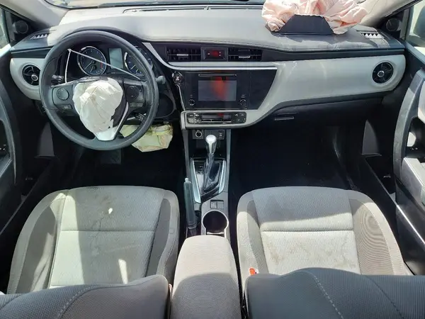 5YFBURHE9JP838939 2018 TOYOTA COROLLA - Image 8