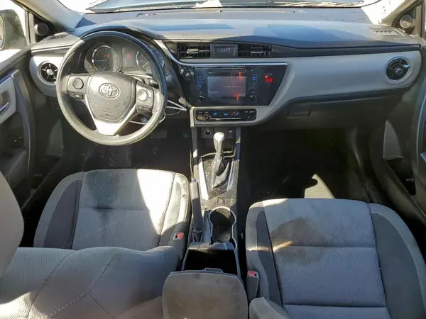 5YFBURHE9JP839668 2018 TOYOTA COROLLA - Image 8