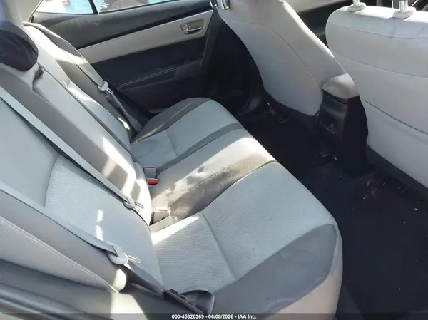 5YFBURHE9JP840447 2018 TOYOTA COROLLA - Image 8