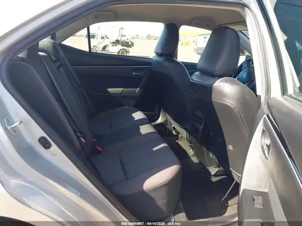 5YFBURHE9JP840769 2018 TOYOTA COROLLA - Image 8