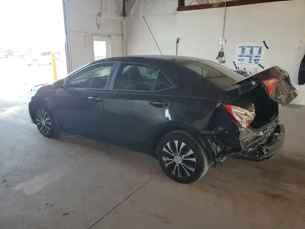 5YFBURHE9JP841744 2018 TOYOTA COROLLA - Image 2