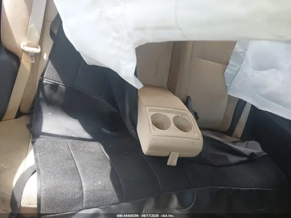 5YFBURHE9JP841839 2018 TOYOTA COROLLA - Image 8