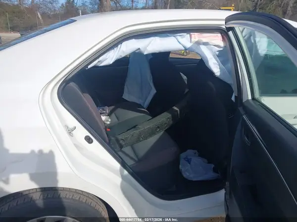 5YFBURHE9JP842425 2018 TOYOTA COROLLA - Image 8
