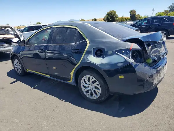 5YFBURHE9JP843445 2018 TOYOTA COROLLA - Image 2