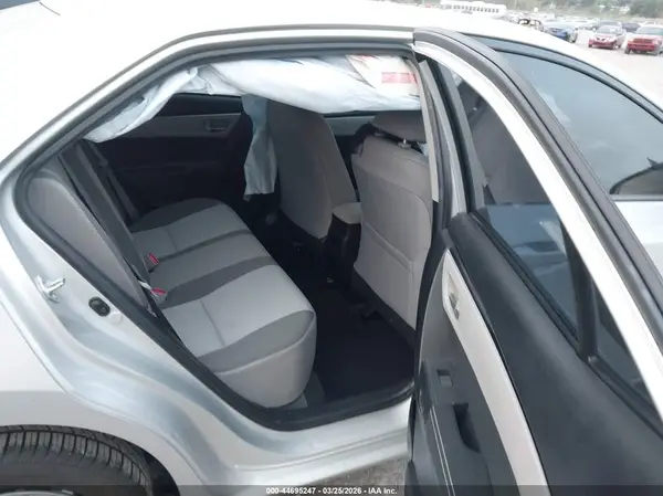 5YFBURHE9JP844918 2018 TOYOTA COROLLA - Image 8
