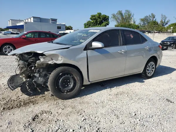5YFBURHE9JP845695 2018 TOYOTA COROLLA - Image 1