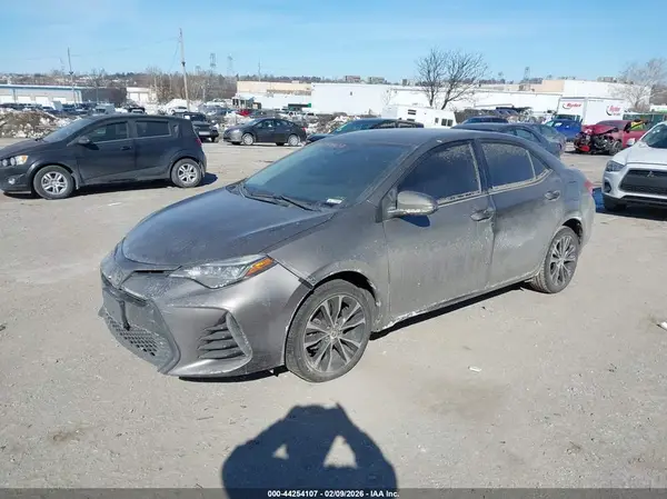 5YFBURHE9JP848306 2018 TOYOTA COROLLA - Image 2