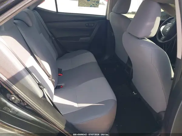 5YFBURHE9JP851044 2018 TOYOTA COROLLA - Image 8