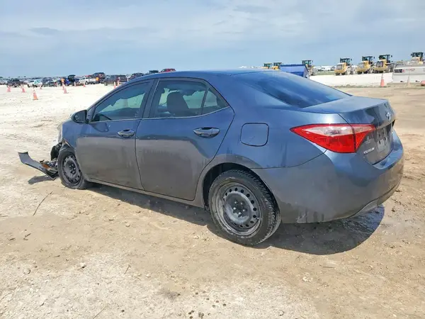 5YFBURHE9JP851092 2018 TOYOTA COROLLA - Image 2