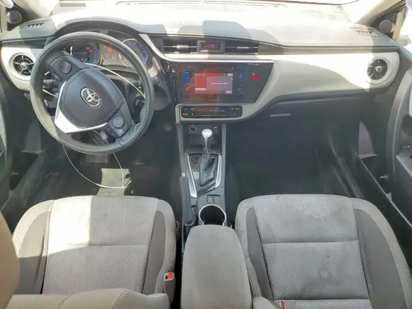 5YFBURHE9JP851092 2018 TOYOTA COROLLA - Image 8