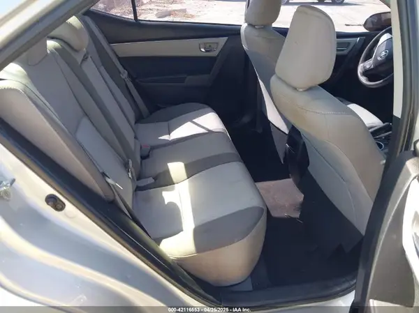 5YFBURHE9JP852064 2018 TOYOTA COROLLA - Image 8