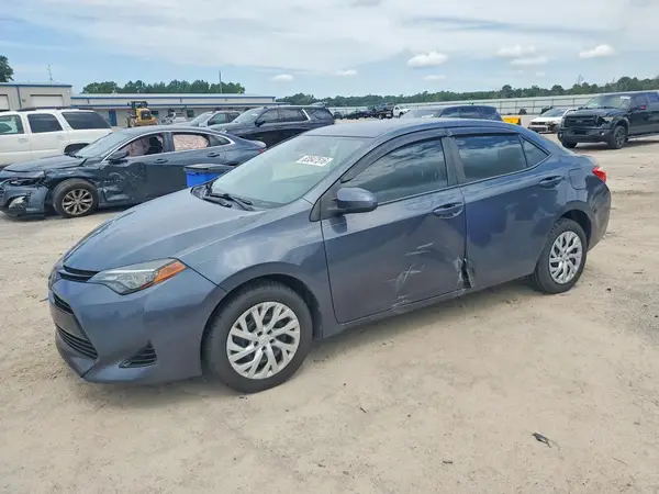 5YFBURHE9JP852078 2018 TOYOTA COROLLA - Image 1