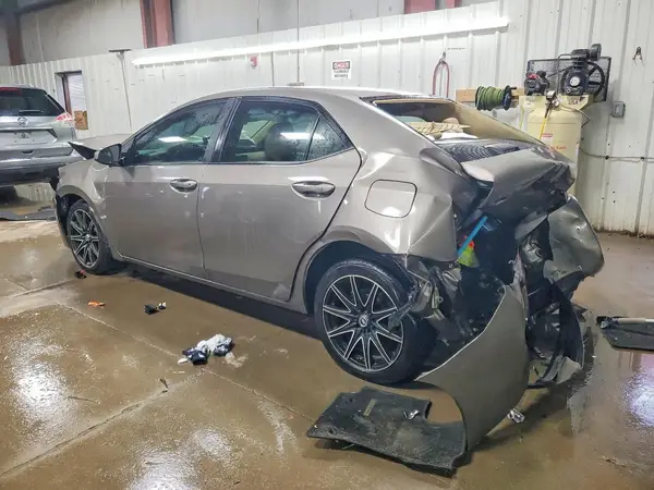 5YFBURHE9JP853330 2018 TOYOTA COROLLA - Image 2