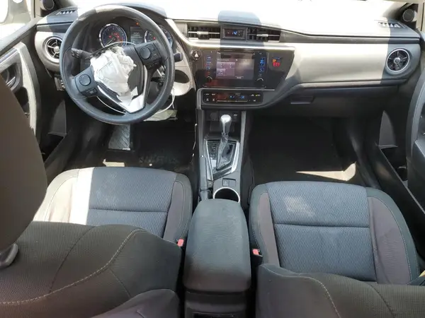 5YFBURHE9JP853943 2018 TOYOTA COROLLA - Image 8