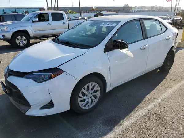 5YFBURHE9JP855675 2018 TOYOTA COROLLA - Image 1
