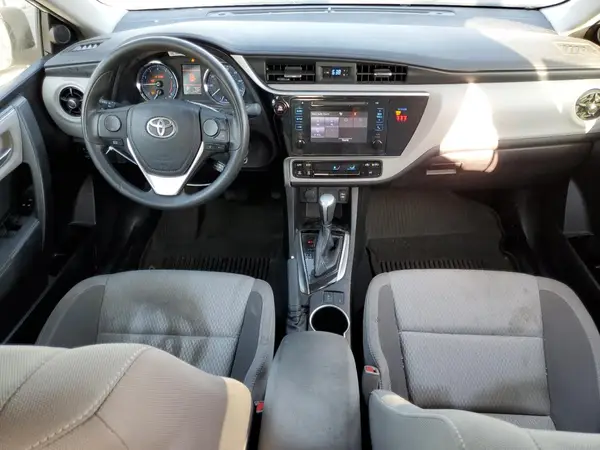 5YFBURHE9JP855675 2018 TOYOTA COROLLA - Image 8