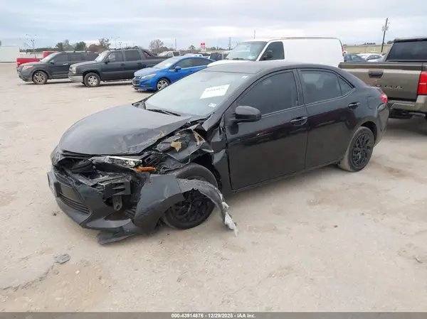 5YFBURHE9KP859372 2019 TOYOTA COROLLA - Image 2
