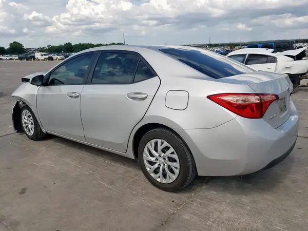 5YFBURHE9KP861526 2019 TOYOTA COROLLA - Image 2